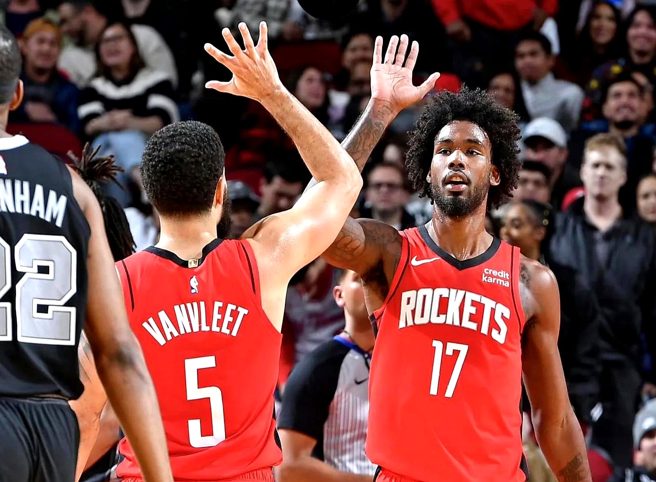 镜报：联赛和欧冠纷纷出局，足总杯冠军成瓜迪奥拉唯一寄托