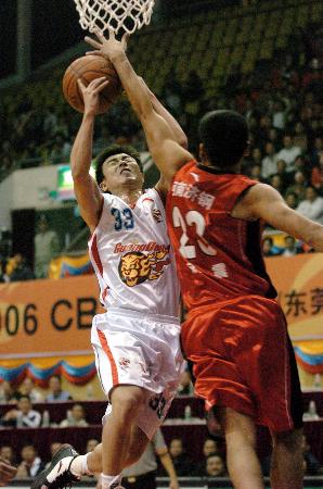 2025年东运会｜ 女篮少帅初生之犊不怕虎 陈玉霞挑战双金