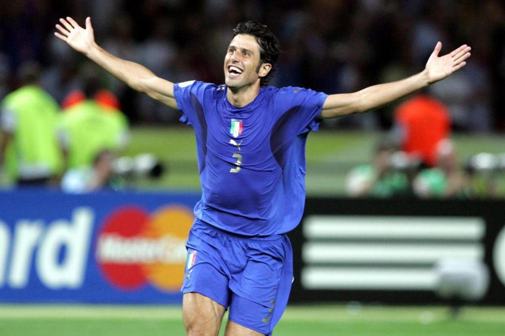 白魔强突一个后，随后抢断一条龙抡臂大风车背扣