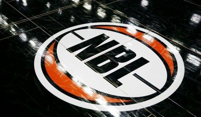 详解职业棒球球员的定制化球棒从重心分布到木材密度的追求