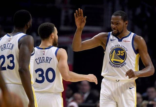 起伏太大！凤凰首节36分&第二节仅得12分，半场落后4分