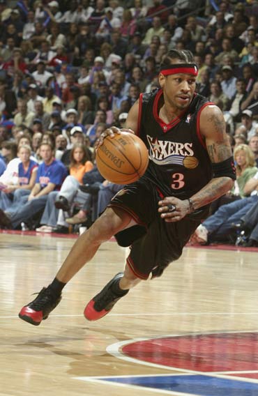 TA：多家豪门关注小将斯密特，阿尔克马尔对其估价约6000万欧