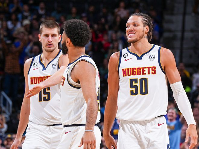 笑侃丨国足抗澳指北：三大细节暗助伊万，塞鸟若首秀谁给他保驾？