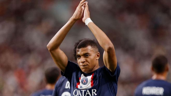 [中超]上海海港战胜青岛海牛继续领跑积分榜