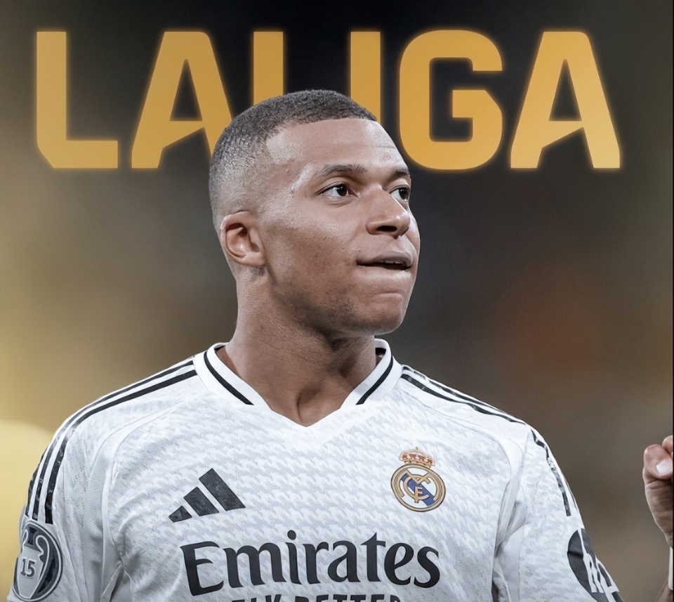 火箭官推晒球员登机照：杰伦-格林蓝衣蓝靴子惹眼