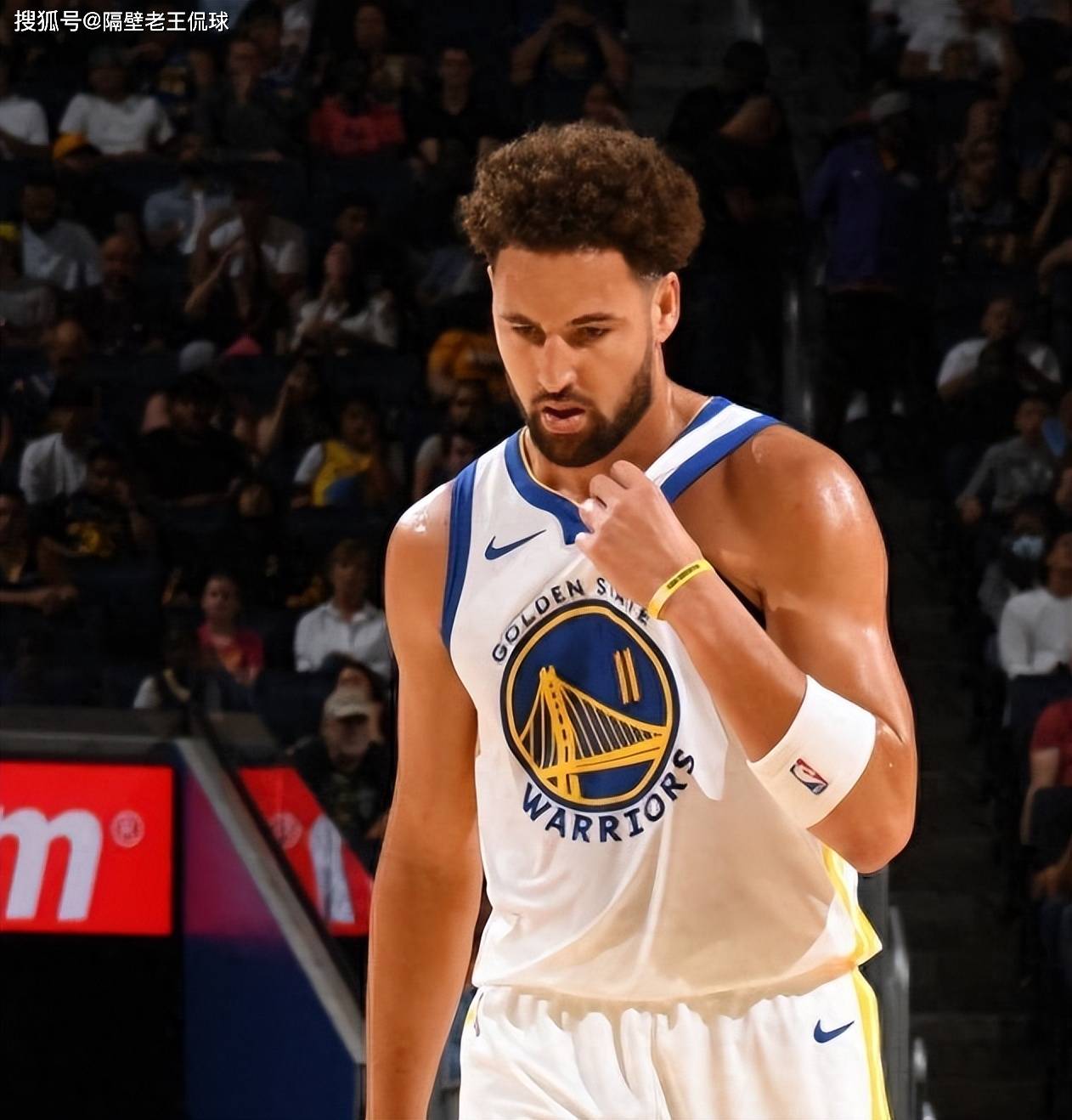 凯尔特人球星杰伦·布朗因辱骂裁判被罚35000美元，罚款如他所愿